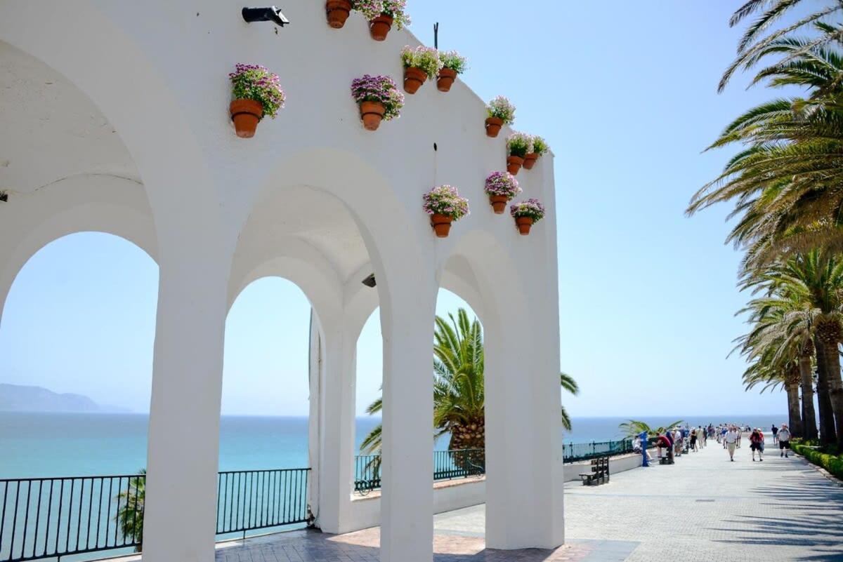 Apts Burriana Nerja Bagian luar foto