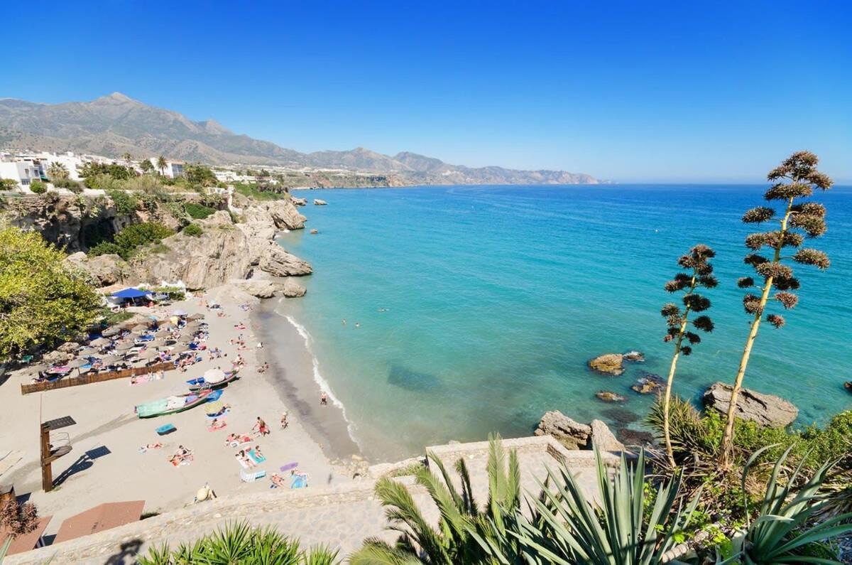 Apts Burriana Nerja Bagian luar foto